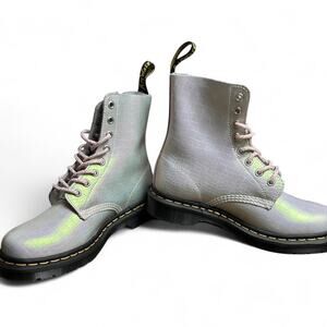 Nib Dr martens size 7 holographic silver pascal